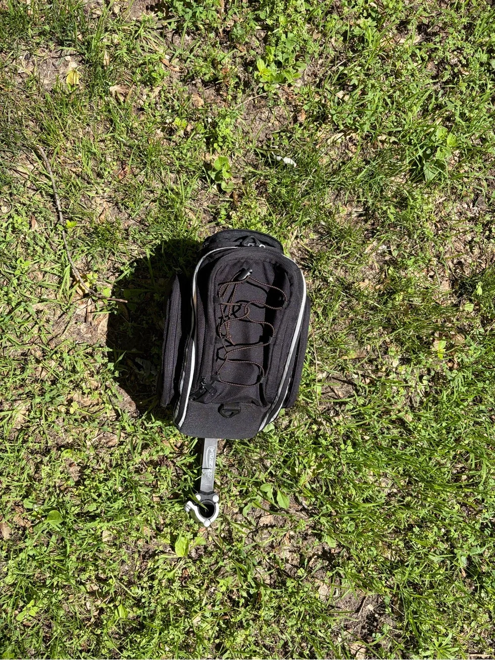 IBERA PakRak Quick-Release Bike Trunk Bag 17L Water-Resistant and Bike Rack